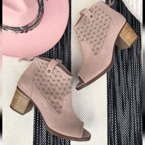 🌸Dirty Laundry suede trixie booties SZ 9.5 NIB